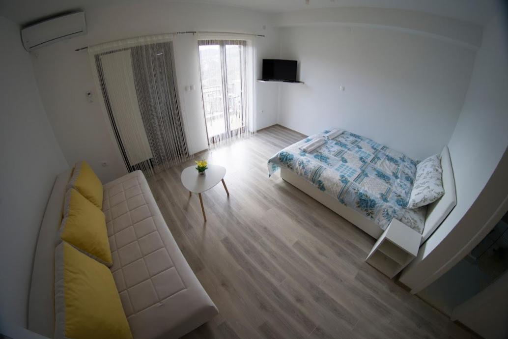 Apartmani Ivkovic+ Trebinje Exterior photo